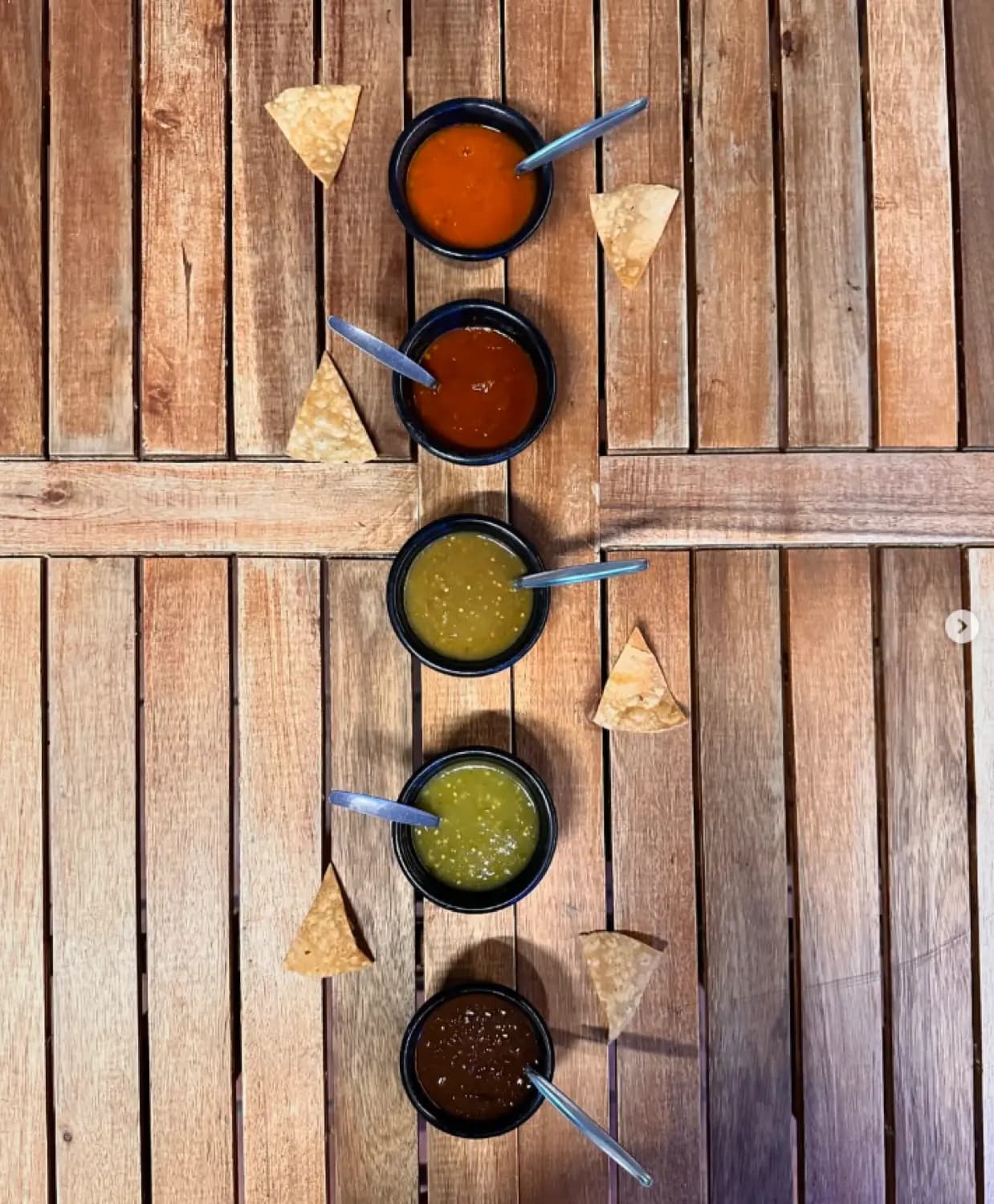 Las cinco salsas caseras con totopos